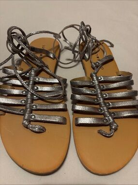 Lucky Brand Colette Silver Metallic Leather Gladiator Sandals Size 8